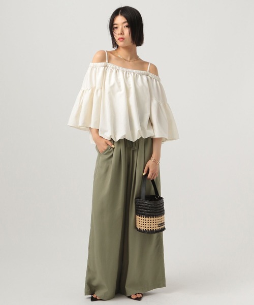 BAYFLOW(ベイフロー)の「オフショルダーブラウス(シャツ/ブラウス・レディース・ブラウン/オフホワイト/ベージュ・FREE)」の9枚目の写真