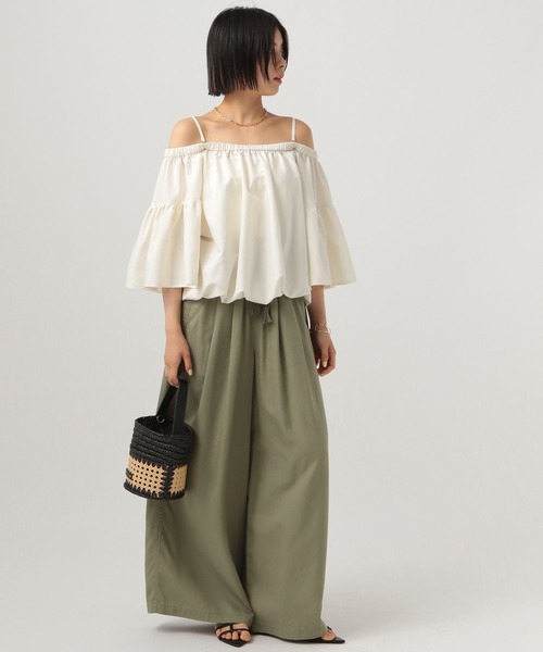 BAYFLOW(ベイフロー)の「オフショルダーブラウス(シャツ/ブラウス・レディース・ブラウン/オフホワイト/ベージュ・FREE)」の8枚目の写真