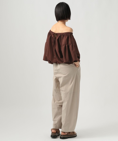 オフショルダー ホワイトシャツ BAYFLOW（ベイフロー）の「オフショルダーブラウス（シャツ