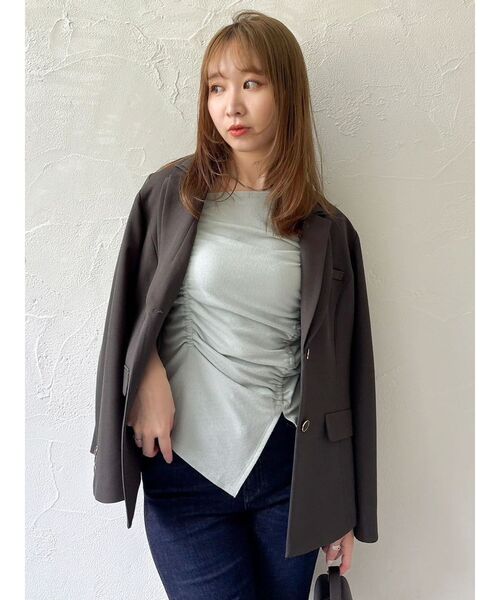 dazzlin（ダズリン）の「ワンショルギャザーカットトップス（Tシャツ/カットソー・レディース・オフホワイト/チャコールグレー/ブルー・FREE）」の6枚目の写真