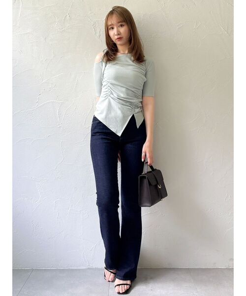 dazzlin（ダズリン）の「ワンショルギャザーカットトップス（Tシャツ/カットソー・レディース・オフホワイト/チャコールグレー/ブルー・FREE）」の8枚目の写真