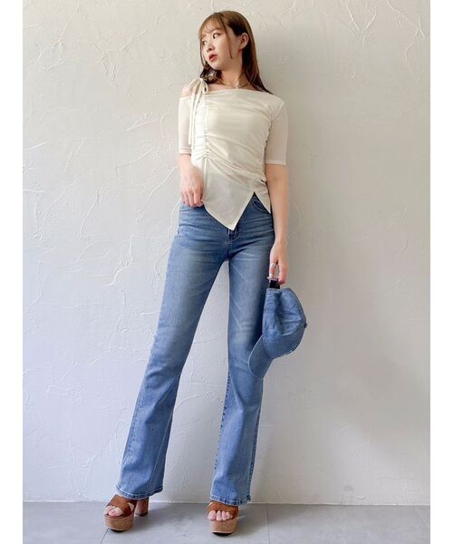 dazzlin（ダズリン）の「ワンショルギャザーカットトップス（Tシャツ/カットソー・レディース・オフホワイト/チャコールグレー/ブルー・FREE）」の14枚目の写真