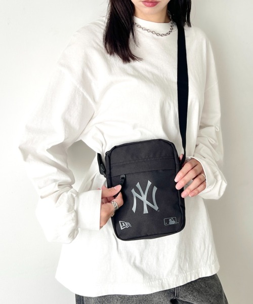 NEW ERA(ニューエラ)の「NEW ERA (ニューエラ)/MLB SIDE BAG/ワンポイント ロゴプリント スクエア ショルダーバッグ クロスバッグ ミニバッグ(ショルダーバッグ・レディース・ブラック・FREE)」の4枚目の写真