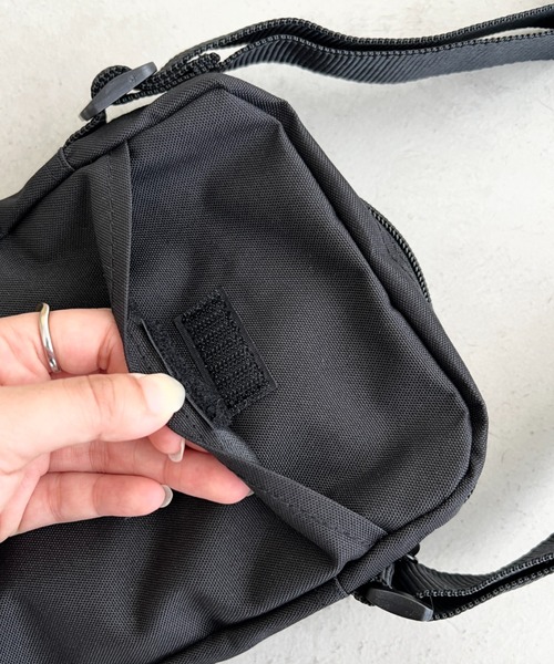NEW ERA(ニューエラ)の「NEW ERA (ニューエラ)/MLB SIDE BAG/ワンポイント ロゴプリント スクエア ショルダーバッグ クロスバッグ ミニバッグ(ショルダーバッグ・レディース・ブラック・FREE)」の15枚目の写真