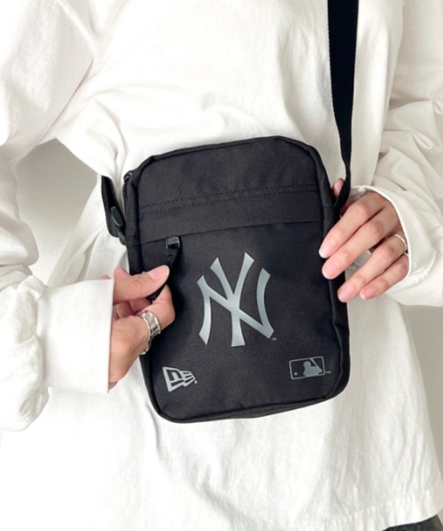 NEW ERA(ニューエラ)の「NEW ERA (ニューエラ)/MLB SIDE BAG/ワンポイント ロゴプリント スクエア ショルダーバッグ クロスバッグ ミニバッグ(ショルダーバッグ・レディース・ブラック・FREE)」の3枚目の写真