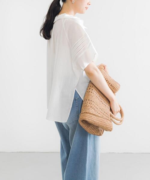 URBAN RESEARCH（アーバンリサーチ）の「ハーフスリーブフリルカラーブラウス（シャツ/ブラウス・レディース・オフホワイト/ブラック/グリーン系その他・FREE）」の21枚目の写真