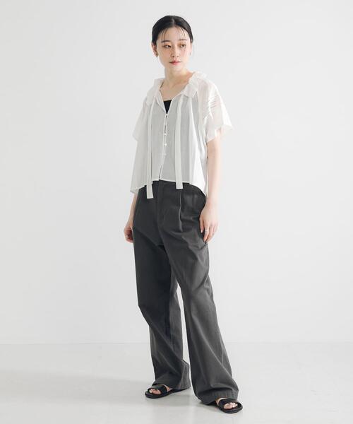 URBAN RESEARCH(アーバンリサーチ)の「ハーフスリーブフリルカラーブラウス(シャツ/ブラウス・レディース・オフホワイト/ブラック/グリーン系その他・FREE)」の21枚目の写真