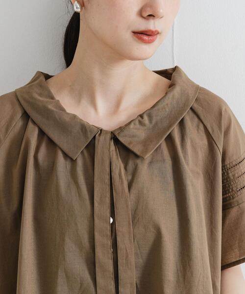 URBAN RESEARCH（アーバンリサーチ）の「ハーフスリーブフリルカラーブラウス（シャツ/ブラウス・レディース・オフホワイト/ブラック/グリーン系その他・FREE）」の6枚目の写真