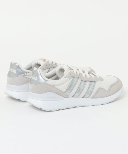 adidas(アディダス)の「《adidas》RUN 60s 4.0 W(スニーカー・レディース・ホワイト系その他/ブラック×シルバー/ブラック×ブラック・24.0cm/23.5cm/23.0cm/22.5cm/25.0cm/24.5cm)」の4枚目の写真