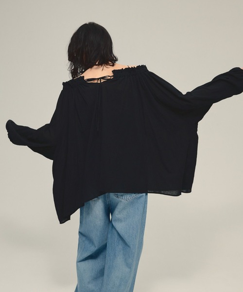 eL（エル）の「【eL】Off Shoulder Volume Blouse/593298（シャツ/ブラウス・レディース・ブラック/オフホワイト・FREE）」の17枚目の写真