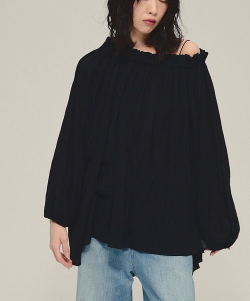 eL（エル）の「【eL】Off Shoulder Volume Blouse/593298（シャツ/ブラウス・レディース・ブラック/オフホワイト・FREE）」の8枚目の写真