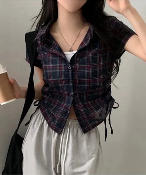 AsheKsha(アシクシャ)の「脇にギャザーが入ったウエスト絞りショート丈シフォンチェックシャツ(Tシャツ/カットソー・レディース・ブラック/ダークグレー・S/M)」の10枚目の写真