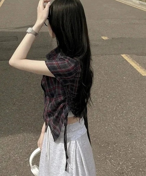 AsheKsha(アシクシャ)の「脇にギャザーが入ったウエスト絞りショート丈シフォンチェックシャツ(Tシャツ/カットソー・レディース・ブラック/ダークグレー・S/M)」の16枚目の写真