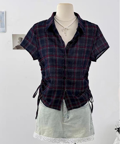 AsheKsha(アシクシャ)の「脇にギャザーが入ったウエスト絞りショート丈シフォンチェックシャツ(Tシャツ/カットソー・レディース・ブラック/ダークグレー・S/M)」の20枚目の写真
