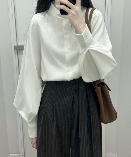 cammie（キャミー）の「立ち襟袖ボリュームタックシャツ（シャツ/ブラウス・レディース・ホワイト/ブルー/ライトベージュ/ブラック・LARGE/MEDIUM）」の8枚目の写真