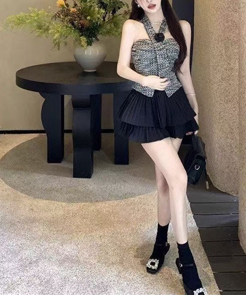 gossip!ロサンゼルス(ゴシップロサンゼルス)の「ツイード調 立体花飾り ハルターネックビスチェ コルセット風トップス レディース ノースリーブ 3 カラー(キャミソール・レディース・ホワイト/ブルー/ブラック・FREE)」の7枚目の写真
