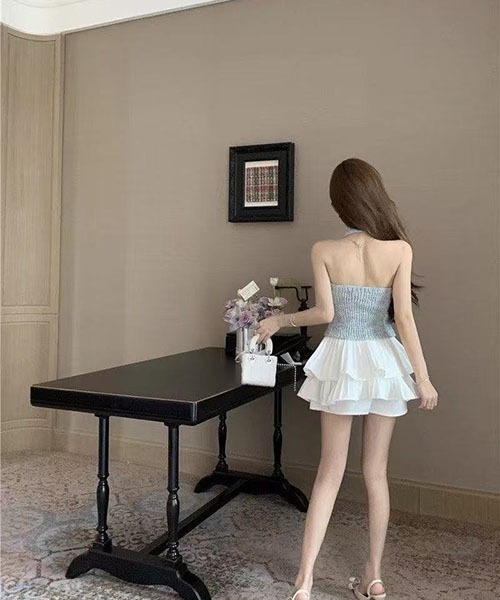gossip!ロサンゼルス(ゴシップロサンゼルス)の「ツイード調 立体花飾り ハルターネックビスチェ コルセット風トップス レディース ノースリーブ 3 カラー(キャミソール・レディース・ホワイト/ブルー/ブラック・FREE)」の16枚目の写真