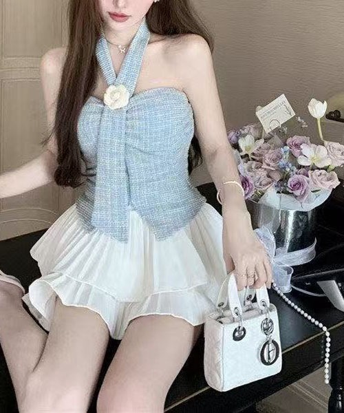 gossip!ロサンゼルス(ゴシップロサンゼルス)の「ツイード調 立体花飾り ハルターネックビスチェ コルセット風トップス レディース ノースリーブ 3 カラー(キャミソール・レディース・ホワイト/ブルー/ブラック・FREE)」の18枚目の写真
