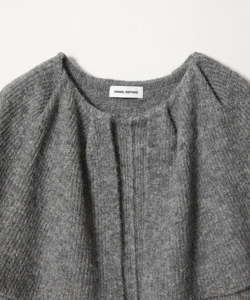 EMMEL REFINES(エメルリファインズ)の「<EMMEL REFINES>EM ケープエリ ニット プルオーバー(ニット/セーター・レディース・ナチュラル/グレー/ネイビー・FREE)」の17枚目の写真