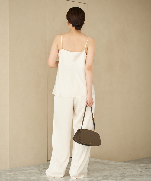 plage(プラージュ)の「《追加》dull satin キャミソール(キャミソール・レディース・アイボリー/ブラック・FREE)」の16枚目の写真