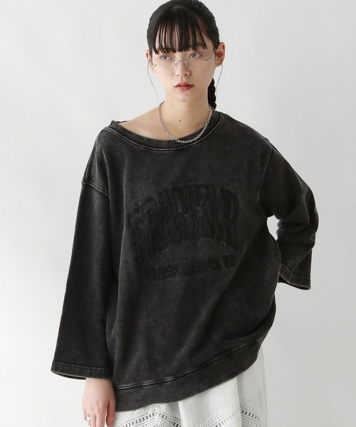 RAGEBLUE（レイジブルー）の「カレッジロゴ刺繍ピグメントプルオーバー（スウェット・レディース・ベージュ/ブラック・FREE）」の2枚目の写真