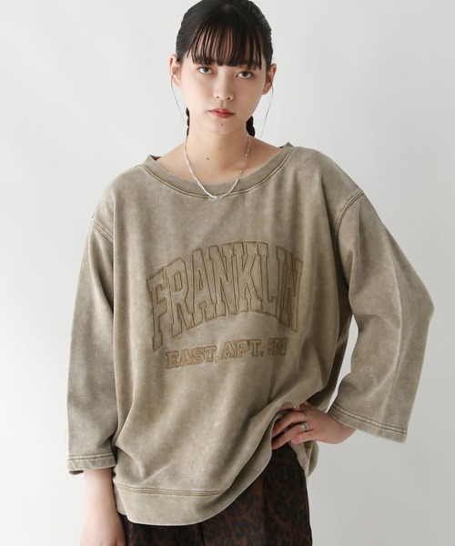 RAGEBLUE（レイジブルー）の「カレッジロゴ刺繍ピグメントプルオーバー（スウェット・レディース・ベージュ/ブラック・FREE）」の9枚目の写真