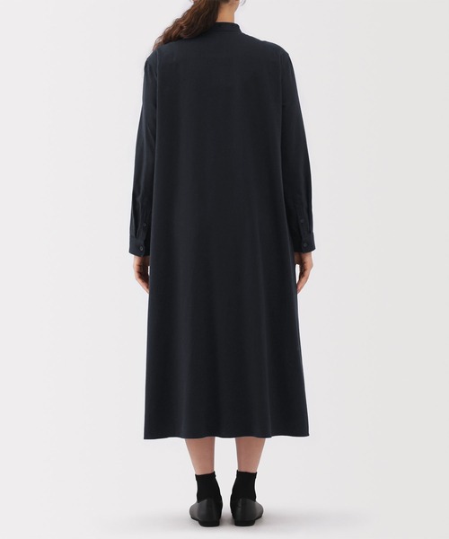 無印良品（ムジルシリョウヒン）の「婦人　両面起毛フランネルスタンドカラー長袖ワンピース（ワンピース・レディース・ダークネイビー/ベージュ/グレー系/ダークグリーン・XL/L/M/S）」の16枚目の写真