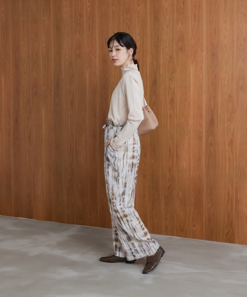 Bou Jeloud（ブージュルード）の「長袖タートルカットソー（Tシャツ/カットソー・レディース・アイボリー/ブラック/グレイッシュベージュ/レッド/グリーン/ブルー・L/M）」の15枚目の写真