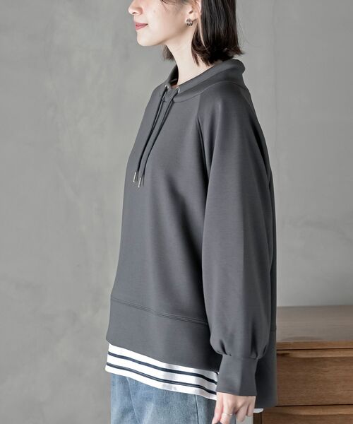 rps（アールピーエス）の「レイヤーネックラグランスリーブプルオーバー（スウェット・レディース・アイボリー/チャコールグレー/グレイッシュブルー/モカ・フリー）」の18枚目の写真