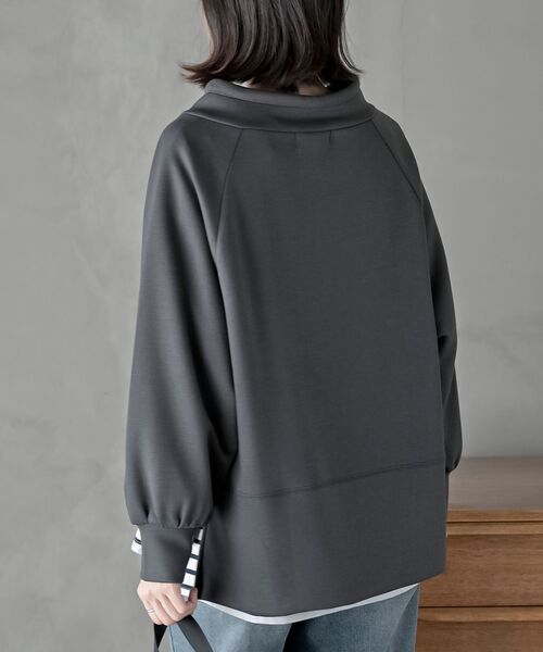 rps（アールピーエス）の「レイヤーネックラグランスリーブプルオーバー（スウェット・レディース・アイボリー/チャコールグレー/グレイッシュブルー/モカ・フリー）」の19枚目の写真