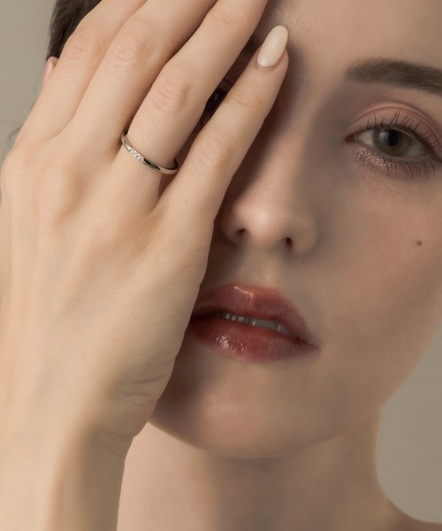 muku(ムク)の「RING/TRIPLE ZIRCONIA(リング・レディース・ゴールド/シルバー・11)」の5枚目の写真
