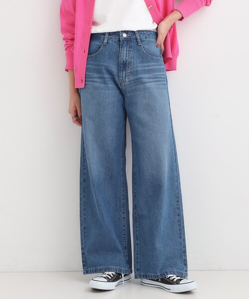 SHOO・LA・RUE（シューラルー）の「【高レビュー/S-LL】脚のラインを拾いにくい デニムワイドパンツ（デニムパンツ・レディース・チャコールグレー/ブルー/ブラック/ネイビー・01/02/03/04/10）」の4枚目の写真