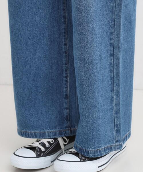 SHOO・LA・RUE（シューラルー）の「【高レビュー/S-LL】脚のラインを拾いにくい デニムワイドパンツ（デニムパンツ・レディース・チャコールグレー/ブルー/ブラック/ネイビー・01/02/03/04/10）」の7枚目の写真