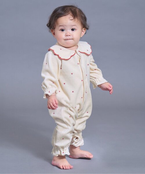 Ampersand（アンパサンド）の「【リンク】ハート柄ふんわりベロアカバーオール（ロンパース・キッズ・アイボリー/ネイビー・60/70/80）」の3枚目の写真