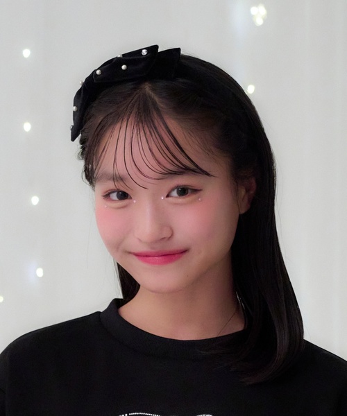 mezzo piano Junior(メゾピアノジュニア)の「リボン&パールカチューシャ♪(その他ヘアアクセサリー・キッズ・ブラック・F)」の1枚目の写真