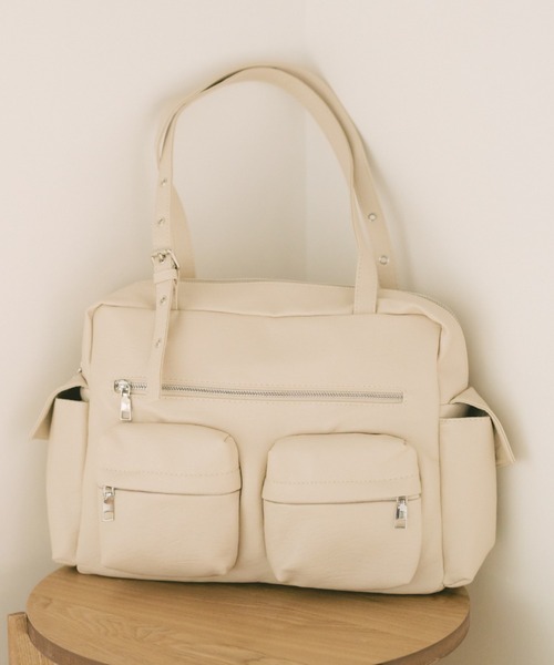 フェイクレザーメニーアウトポケットバッグ（トートバッグ）｜VANNIE U