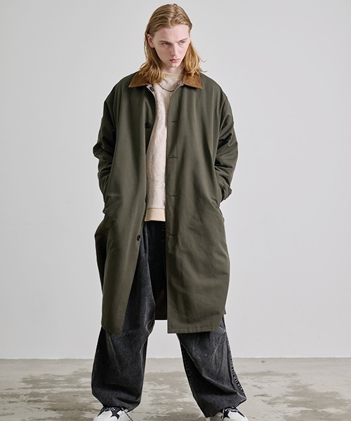 Revo.（レボ）の「Revo. コーデュロイ襟 ポリピーチツイル リバーシブル ステンカラーコート（ステンカラーコート・メンズ・ブラック/オリーブ/アイボリー・2/1）」の3枚目の写真