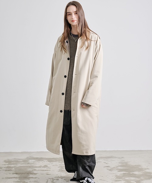 Revo.（レボ）の「Revo. コーデュロイ襟 ポリピーチツイル リバーシブル ステンカラーコート（ステンカラーコート・メンズ・ブラック/オリーブ/アイボリー・2/1）」の2枚目の写真