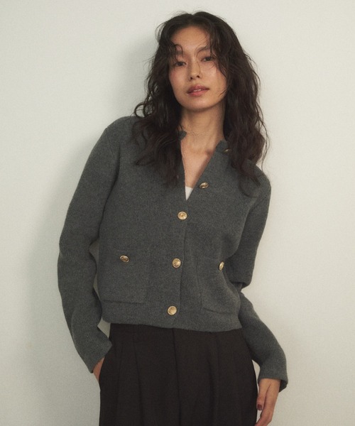 Shelly island（シェリーアイランド）の「ゴールドボタンニットカーディガン（カーディガン/ボレロ・レディース・ホワイト/グレー/ブラック・FREE）」の11枚目の写真