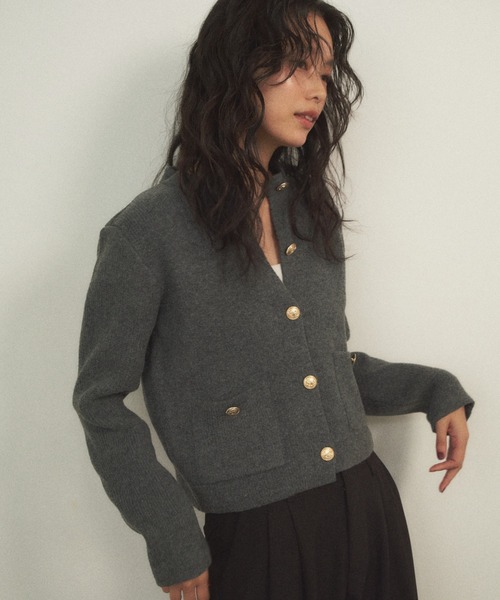 Shelly island（シェリーアイランド）の「ゴールドボタンニットカーディガン（カーディガン/ボレロ・レディース・ホワイト/グレー/ブラック・FREE）」の13枚目の写真