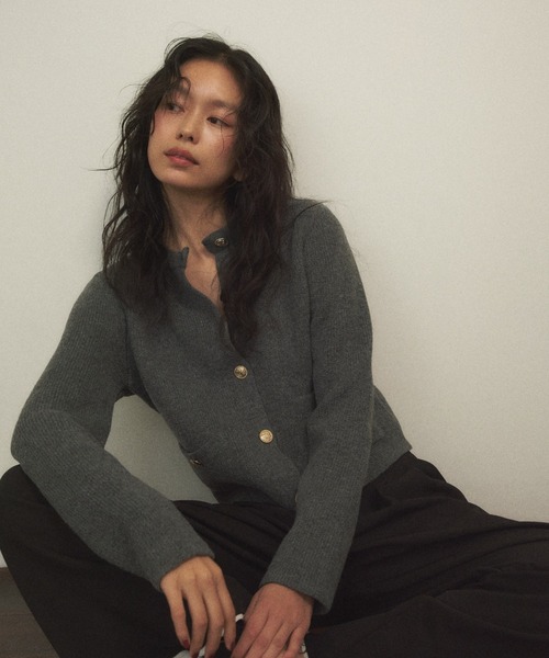 Shelly island（シェリーアイランド）の「ゴールドボタンニットカーディガン（カーディガン/ボレロ・レディース・ホワイト/グレー/ブラック・FREE）」の16枚目の写真