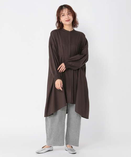 studio CLIP(スタディオクリップ)の「切り替えタックシャツチュニック(チュニック・レディース・ブラウン/カーキ/アイボリー・FREE)」の6枚目の写真