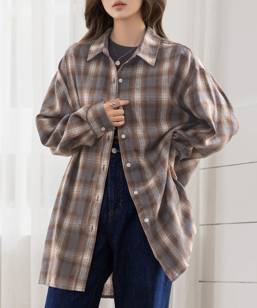 DAY CLOSET（デイ クローゼット）の「【2WAY/羽織ったり巻いたり】長袖グラデーションチェック柄オーバーサイズ×ドロップショルダーシャツ レディース（シャツ/ブラウス・レディース・ブラウン/ブラック・FREE）」の16枚目の写真