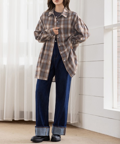 DAY CLOSET（デイ クローゼット）の「【2WAY/羽織ったり巻いたり】長袖グラデーションチェック柄オーバーサイズ×ドロップショルダーシャツ レディース（シャツ/ブラウス・レディース・ブラウン/ブラック・FREE）」の18枚目の写真