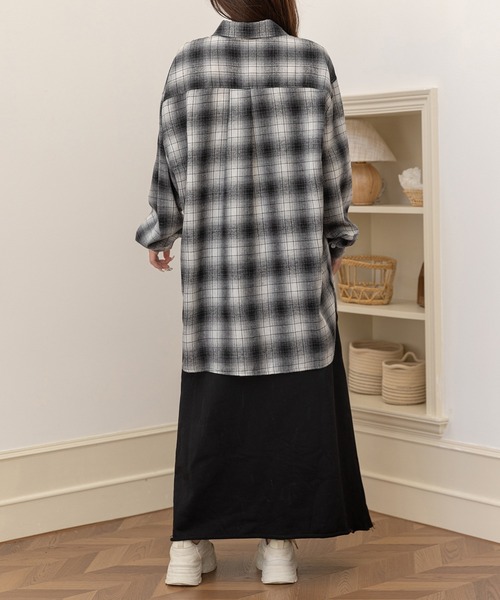 DAY CLOSET（デイ クローゼット）の「【2WAY/羽織ったり巻いたり】長袖グラデーションチェック柄オーバーサイズ×ドロップショルダーシャツ レディース（シャツ/ブラウス・レディース・ブラウン/ブラック・FREE）」の15枚目の写真