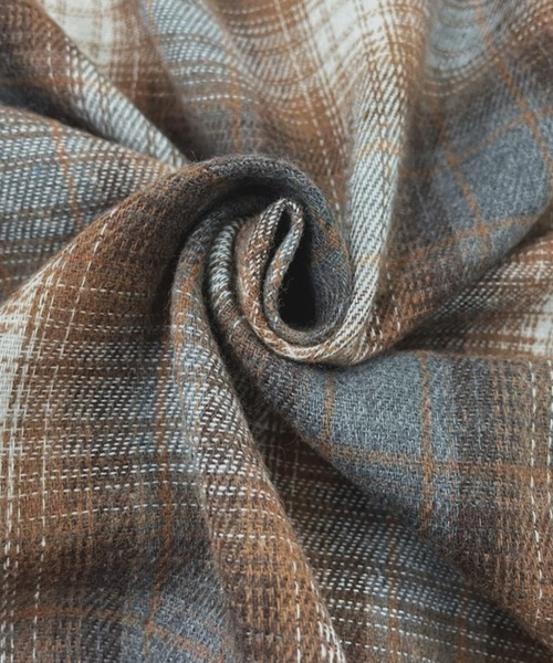 DAY CLOSET（デイ クローゼット）の「【2WAY/羽織ったり巻いたり】長袖グラデーションチェック柄オーバーサイズ×ドロップショルダーシャツ レディース（シャツ/ブラウス・レディース・ブラウン/ブラック・FREE）」の22枚目の写真