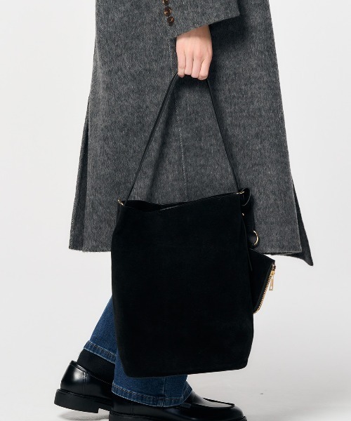 GENERAL IDEA（ジェネラルアイデア）の「【GENERAL IDEA】ポーチ付きワンショルダーバッグ / WOMAN ECO SUEDE SHOULDER BAG（ショルダーバッグ・レディース・カーキ/ブラック・FREE）」の2枚目の写真