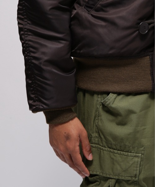 AVIREX(アヴィレックス)の「《VINTAGE LINE》N-2B MODIFIED COLOR / N-2B モディファイカラー / AVIREX / アヴィレックス(ブルゾン・メンズ・チャコール・MEDIUM/LARGE/X-LARGE/XX-LARGE)」の2枚目の写真