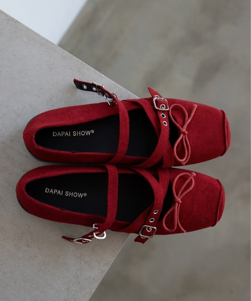 VACANCY（ヴァカンシー）の「ランダムストラップスクエアトゥフラットスニーカー（スニーカー・レディース・シルバー/ブラック/レッド・LARGE/MEDIUM）」の17枚目の写真