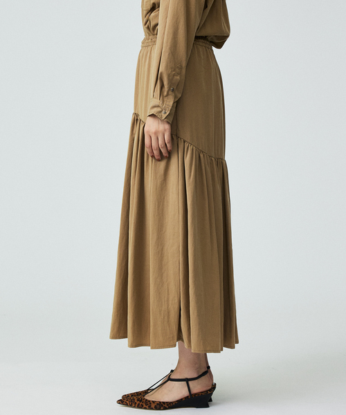 Rouge vif la cle（ルージュヴィフラクレ）の「【Le Melange/ル・メランジュ】テンセルナイロンツイルスカート / セットアップ着用可能【WEB限定】（スカート・レディース・オフホワイト/キャメル・フリー）」の10枚目の写真